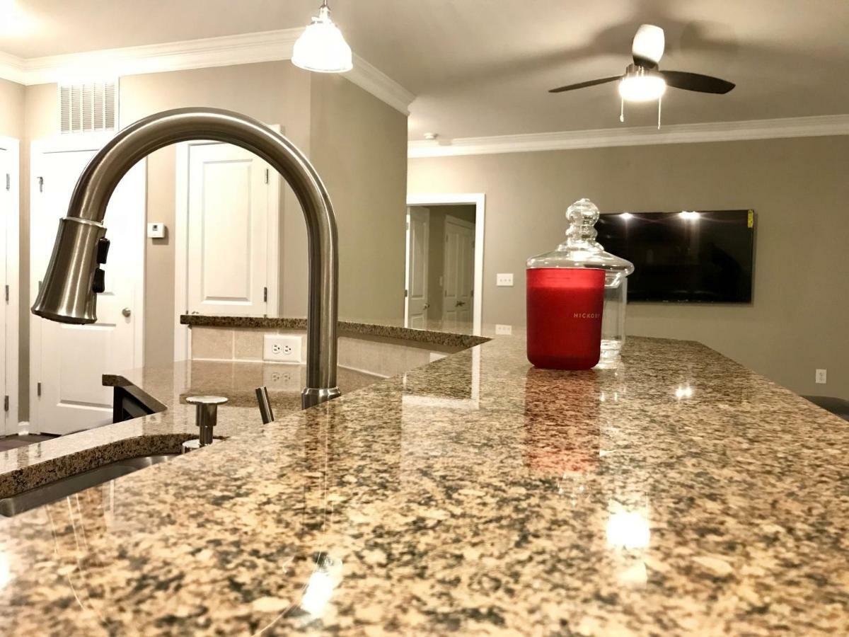300 Piedmont Ave Apartment