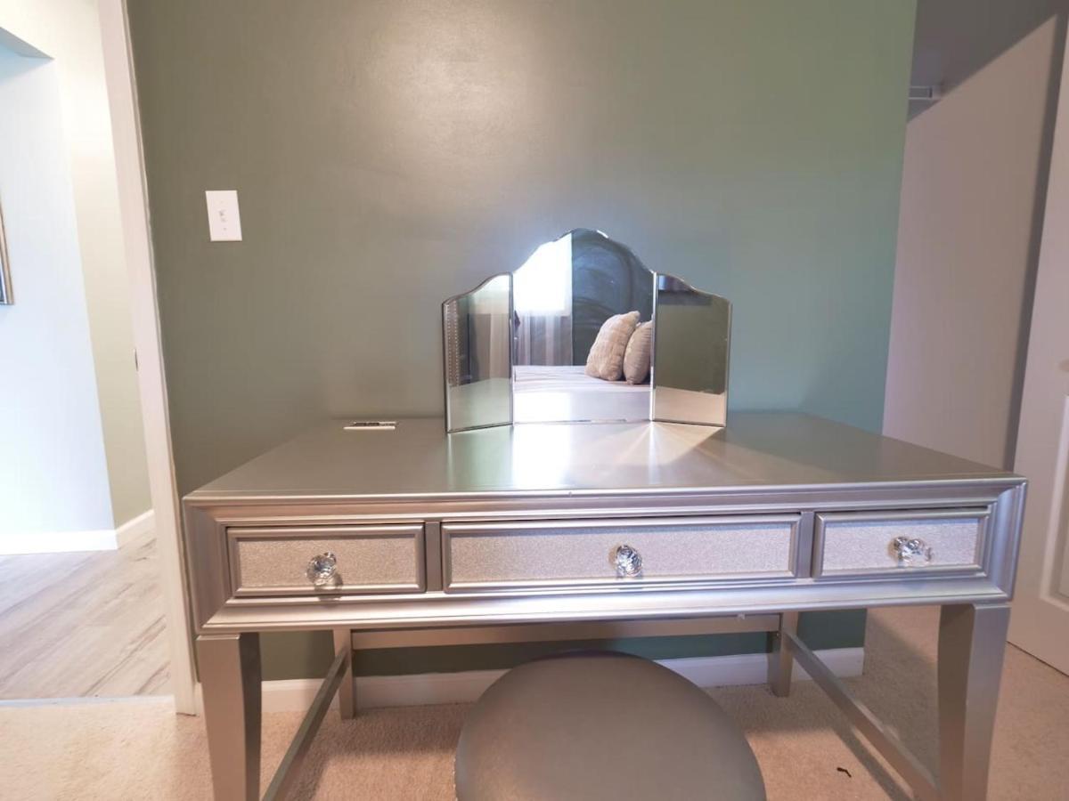 10 Minutes From Mercedes Benz Stadium Holiday home *