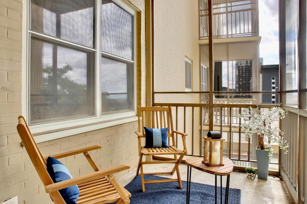 Downtown Studio W/amazing Location*self Check-in** *