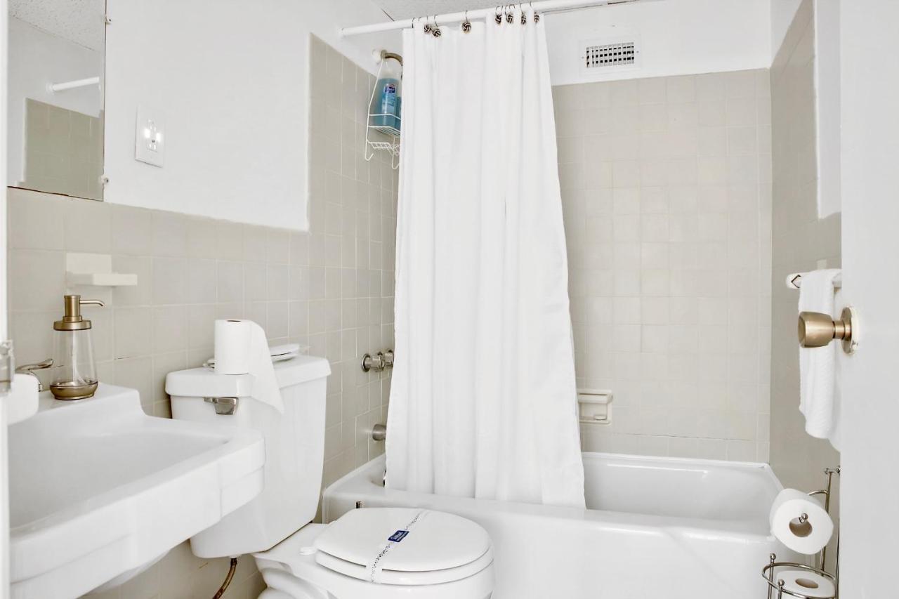 Downtown Studio W/amazing Location*self Check-in** Apartment