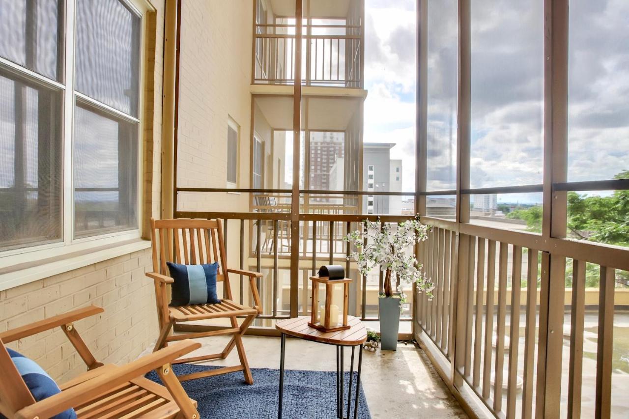 Downtown Studio W/amazing Location*self Check-in** Apartment
