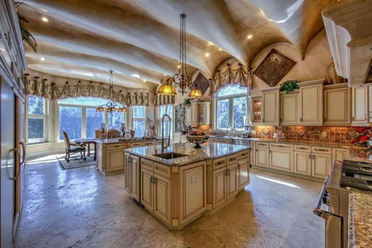 Holiday home Mansion For Events/film/tv/holiday Party/weddings