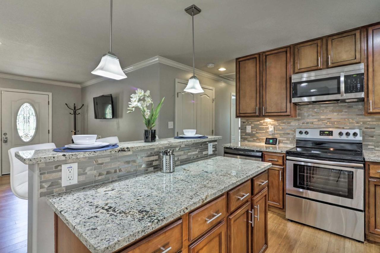 Comfortable Ranch - 5 Mi To Downtown Atlanta! Holiday home Atlanta