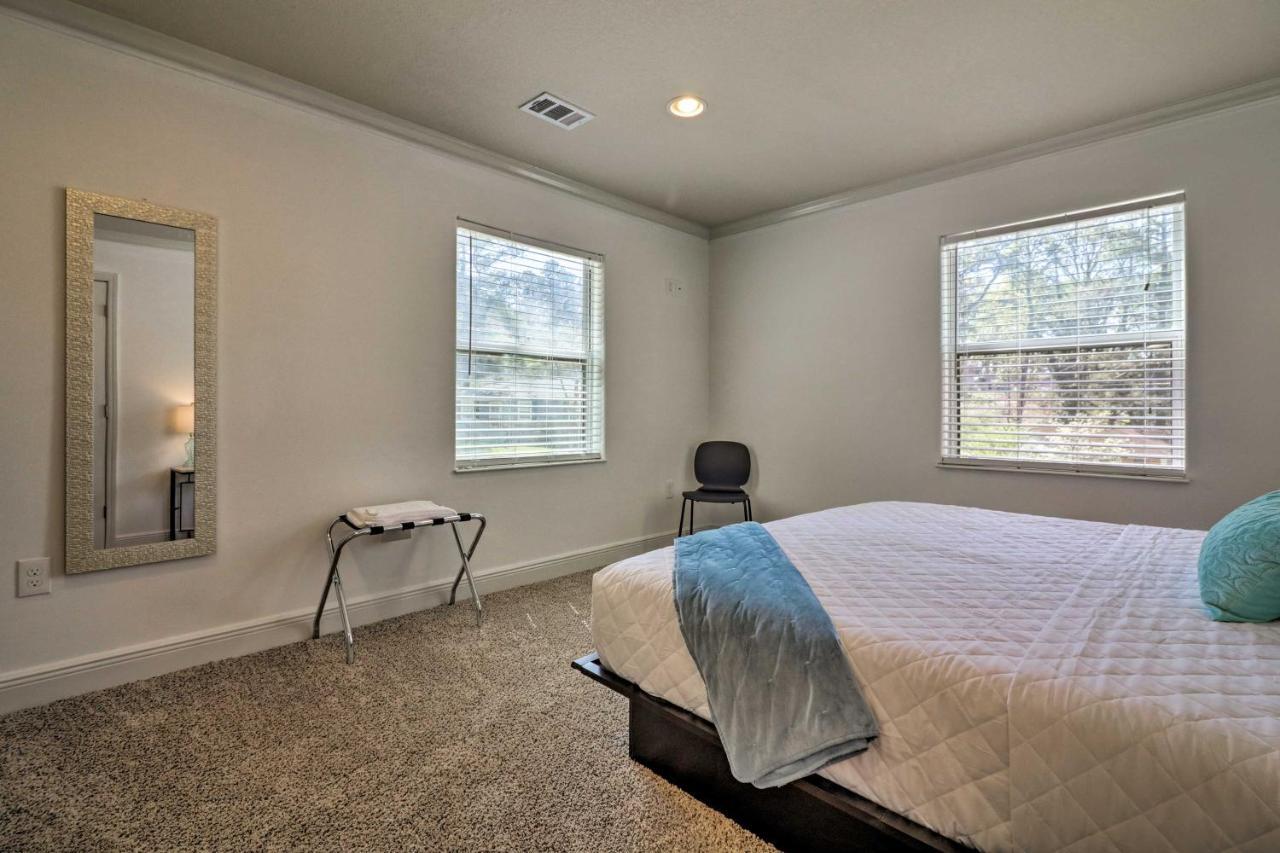 Comfortable Ranch - 5 Mi To Downtown Atlanta!