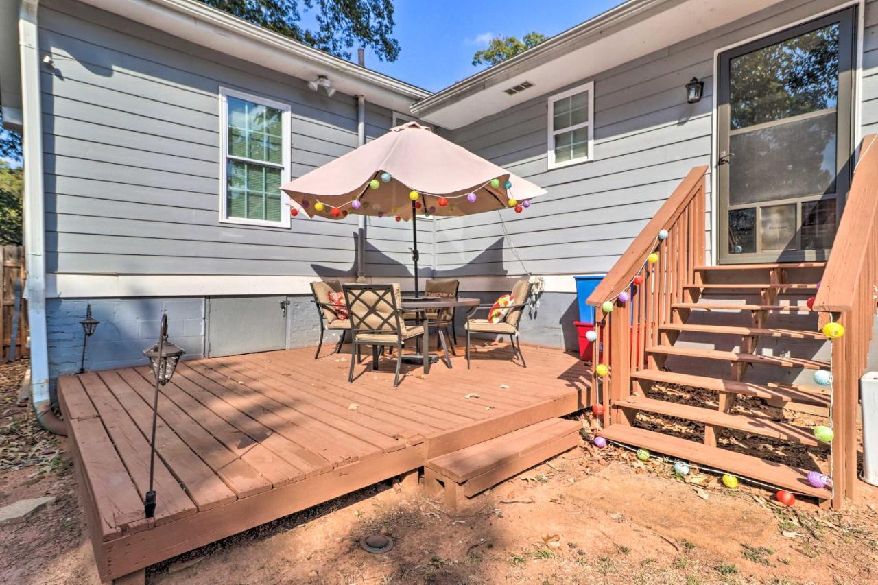 Holiday home Updated With Backyard, 10mi To Dtwn