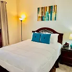 Buckhead Quarters- Spacious With Private Balcony