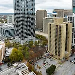 P8G Remodel 2Br/2Ba Downtown Atl-Parking & Balcony