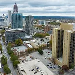 P8G Remodel 2Br/2Ba Downtown Atl-Parking & Balcony