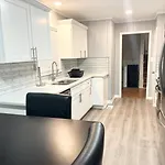 Queen Suite With Wifi With Hot Tub Room 6