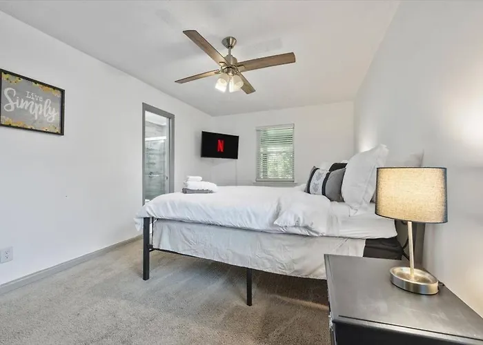 New! Modern Comforts W/ 4Beds/3Br Sleeps 8