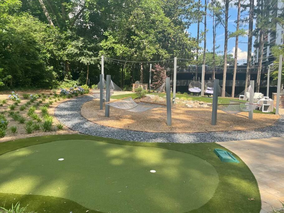 Modern 2 Bedroom 2 Bathroom Unit In Atlanta