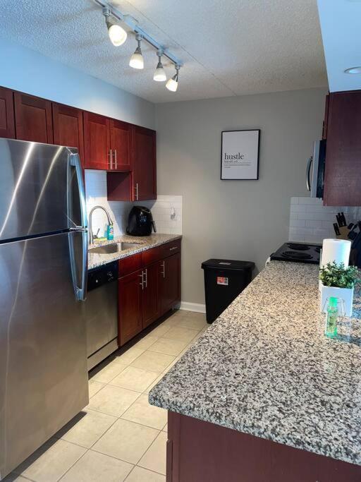 Apartment Modern 2 Bedroom 2 Bathroom Unit In *