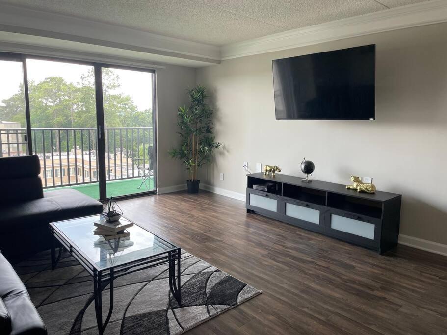 Modern 2 Bedroom 2 Bathroom Unit In * Atlanta