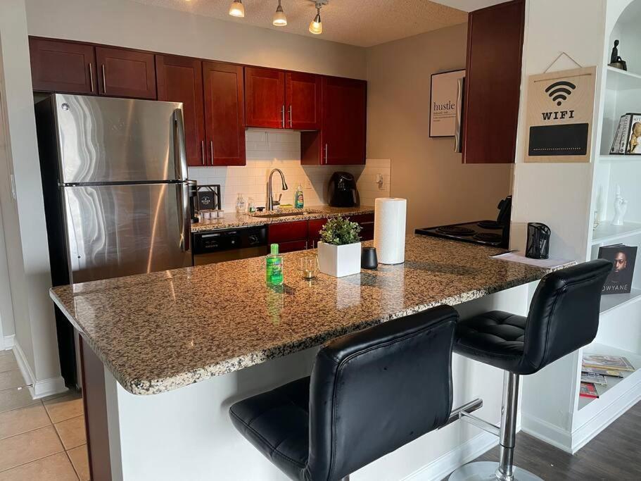 Modern 2 Bedroom 2 Bathroom Unit In * Atlanta
