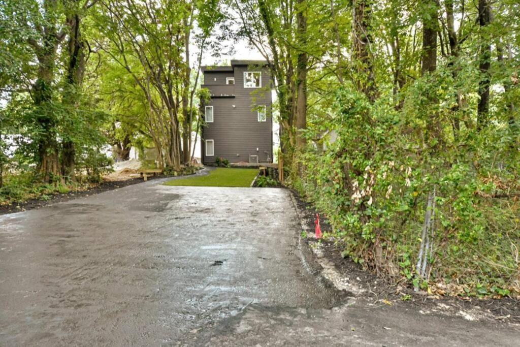 New Modern Near Ga Tech Holiday home *