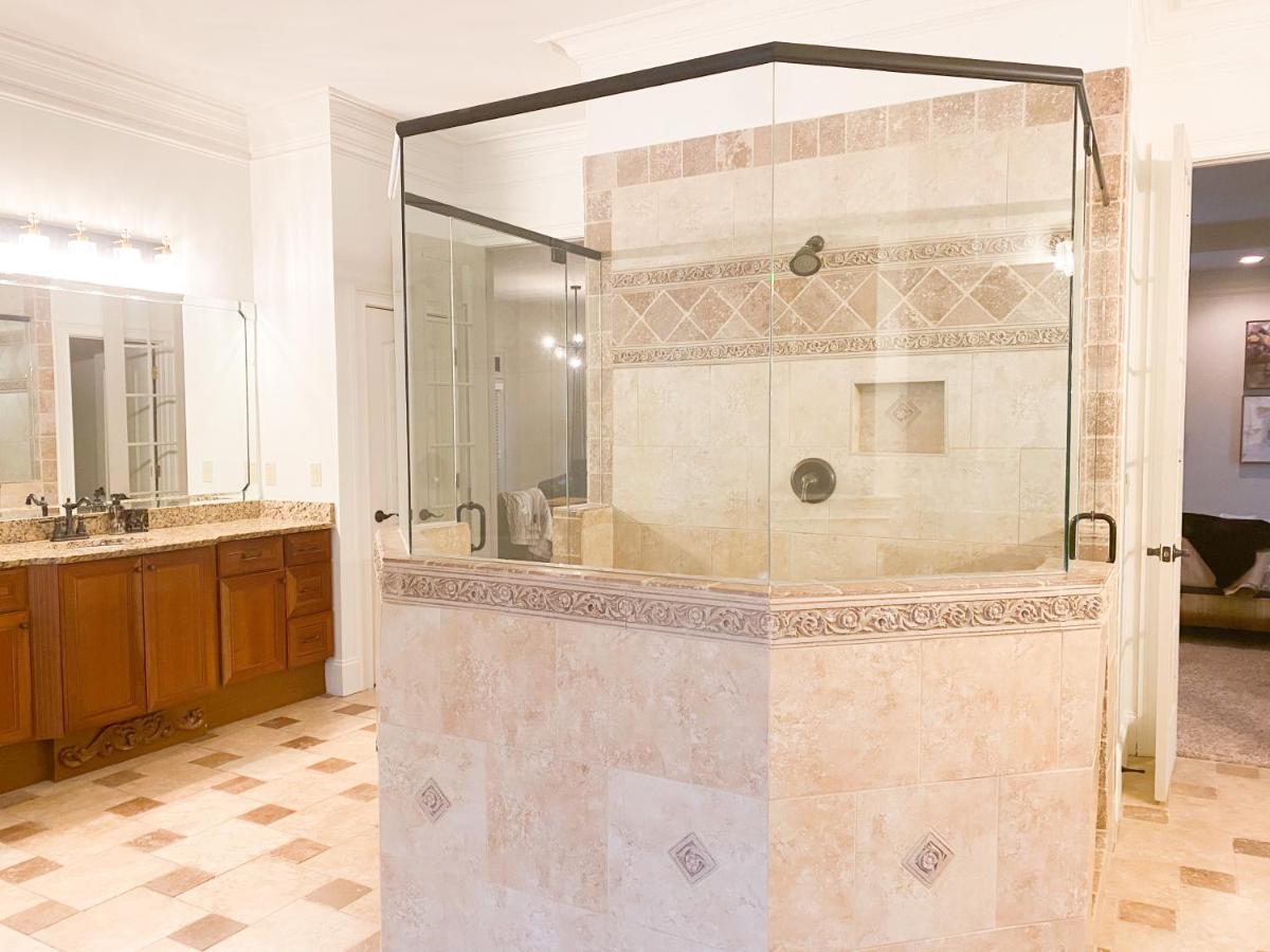 Chateau Willine Mansion Sleeps 10 * Atlanta