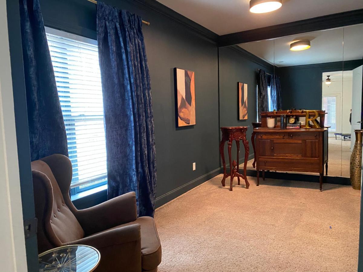 Chateau Willine Mansion Sleeps 10 * Atlanta