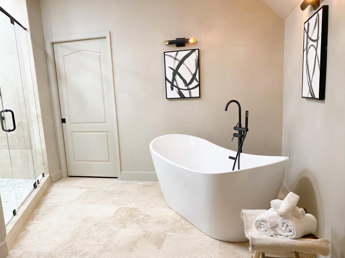 Chateau Willine Mansion Sleeps 10 * Atlanta