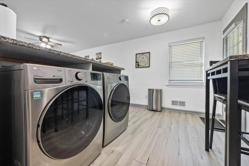 New! Modern Comforts W/ 4beds/3br Sleeps 8 *