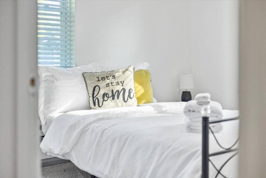 New! Modern Comforts W/ 4beds/3br Sleeps 8 * Atlanta