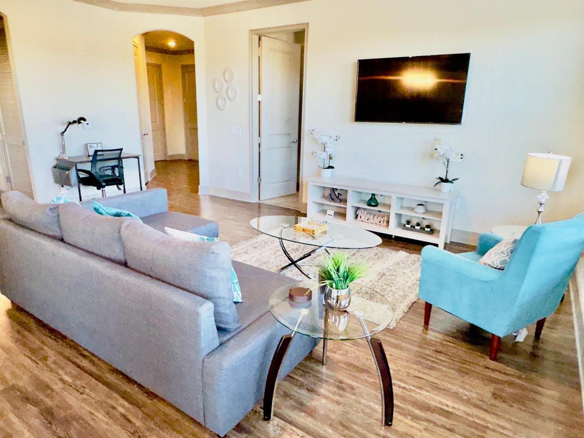 Buckhead Quarters- Spacious With Private Balcony Apartment