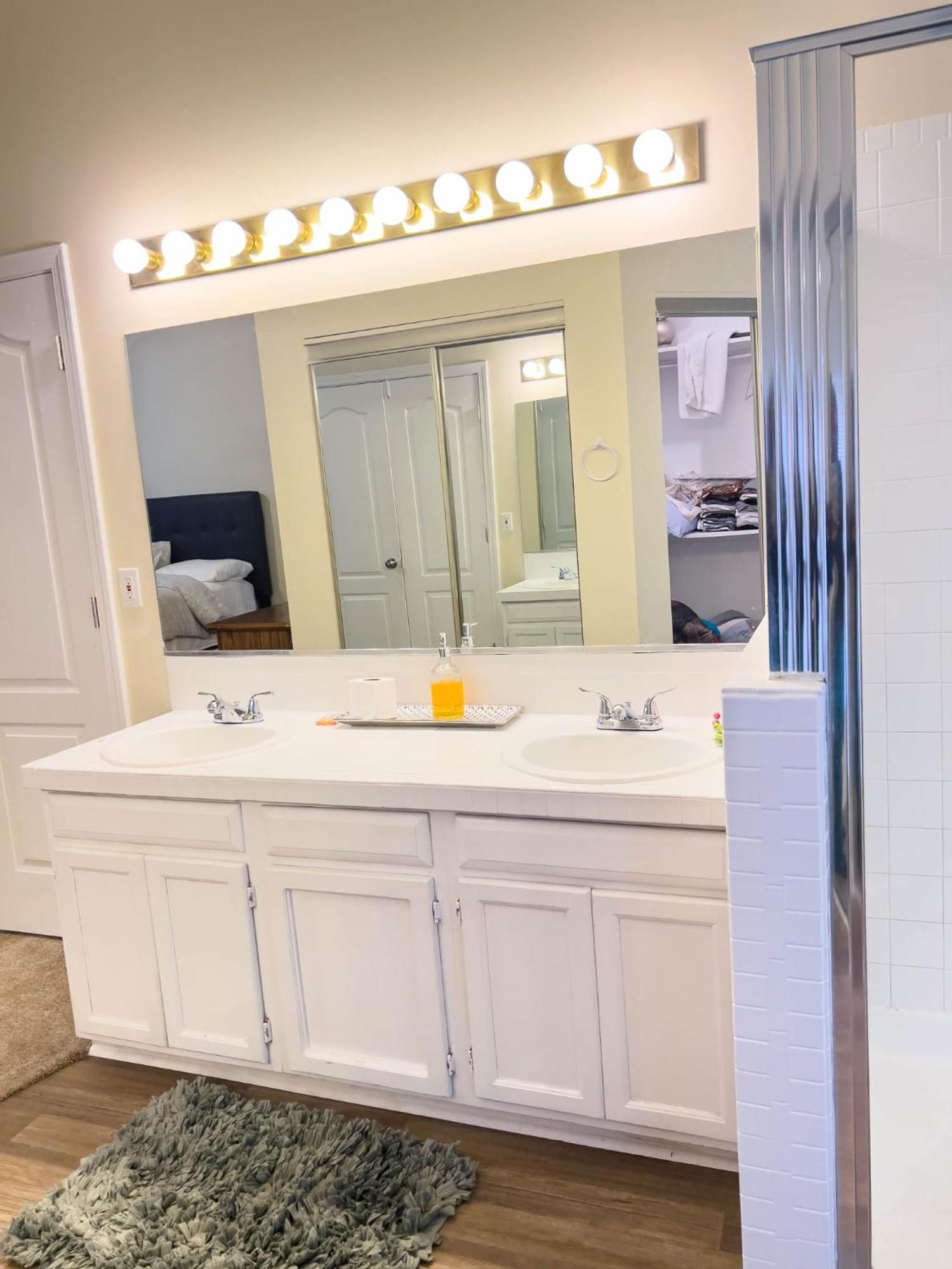 Luxury 1bdr/1bath Shared Space In Prime Area *