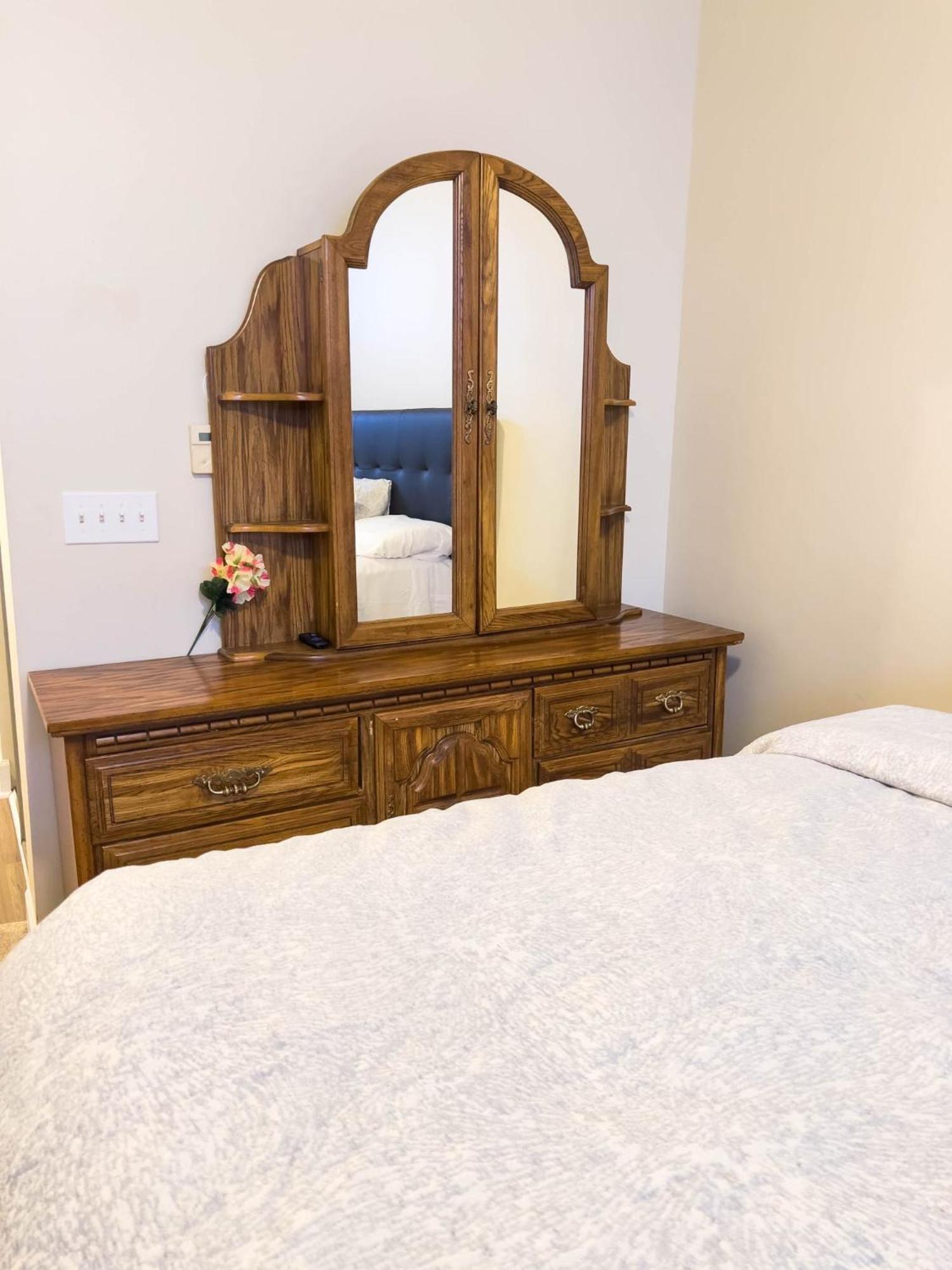 Homestay Luxury 1bdr/1bath Shared Space In Prime Area *