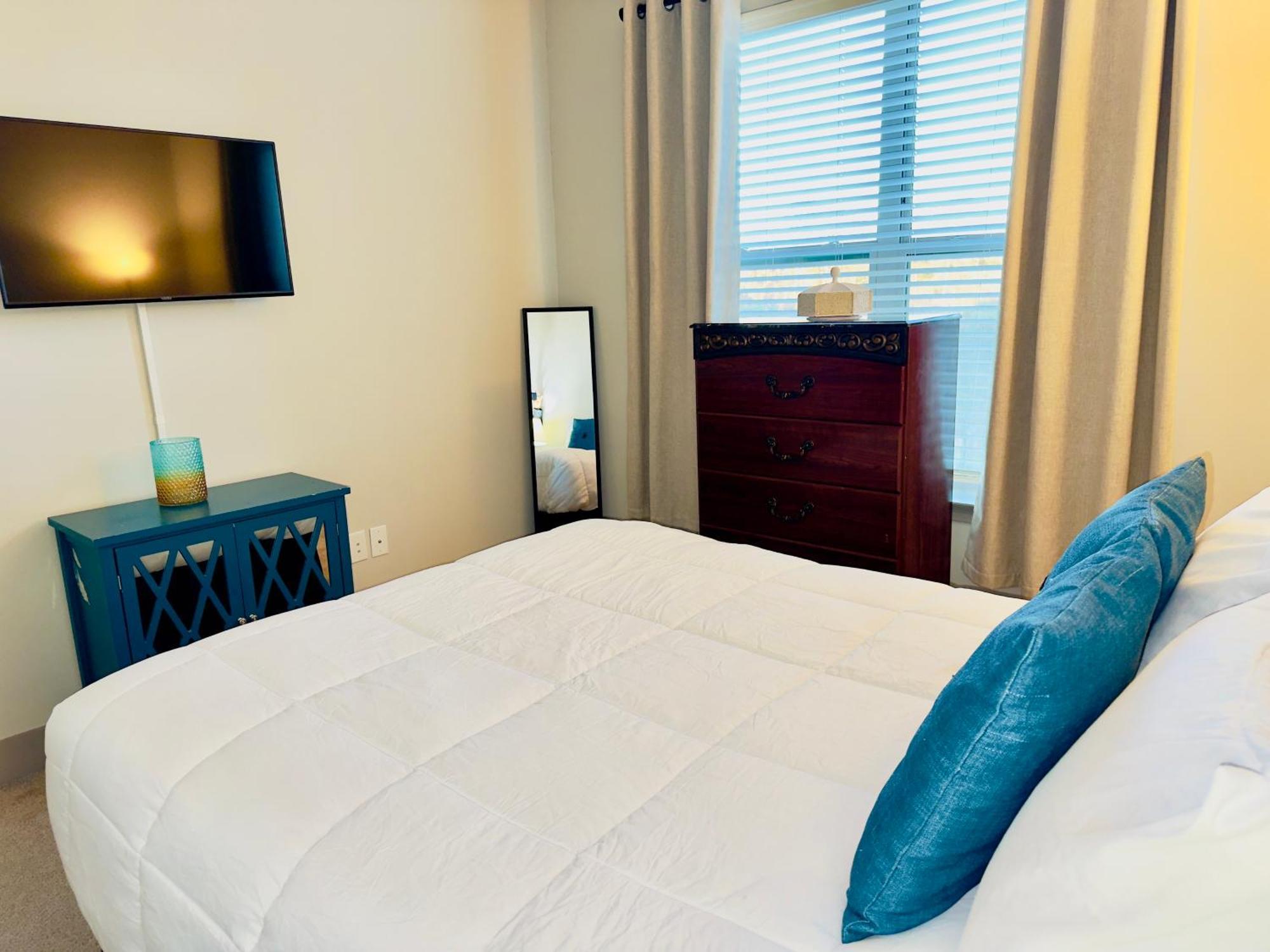 Buckhead Quarters- Spacious With Private Balcony Apartment