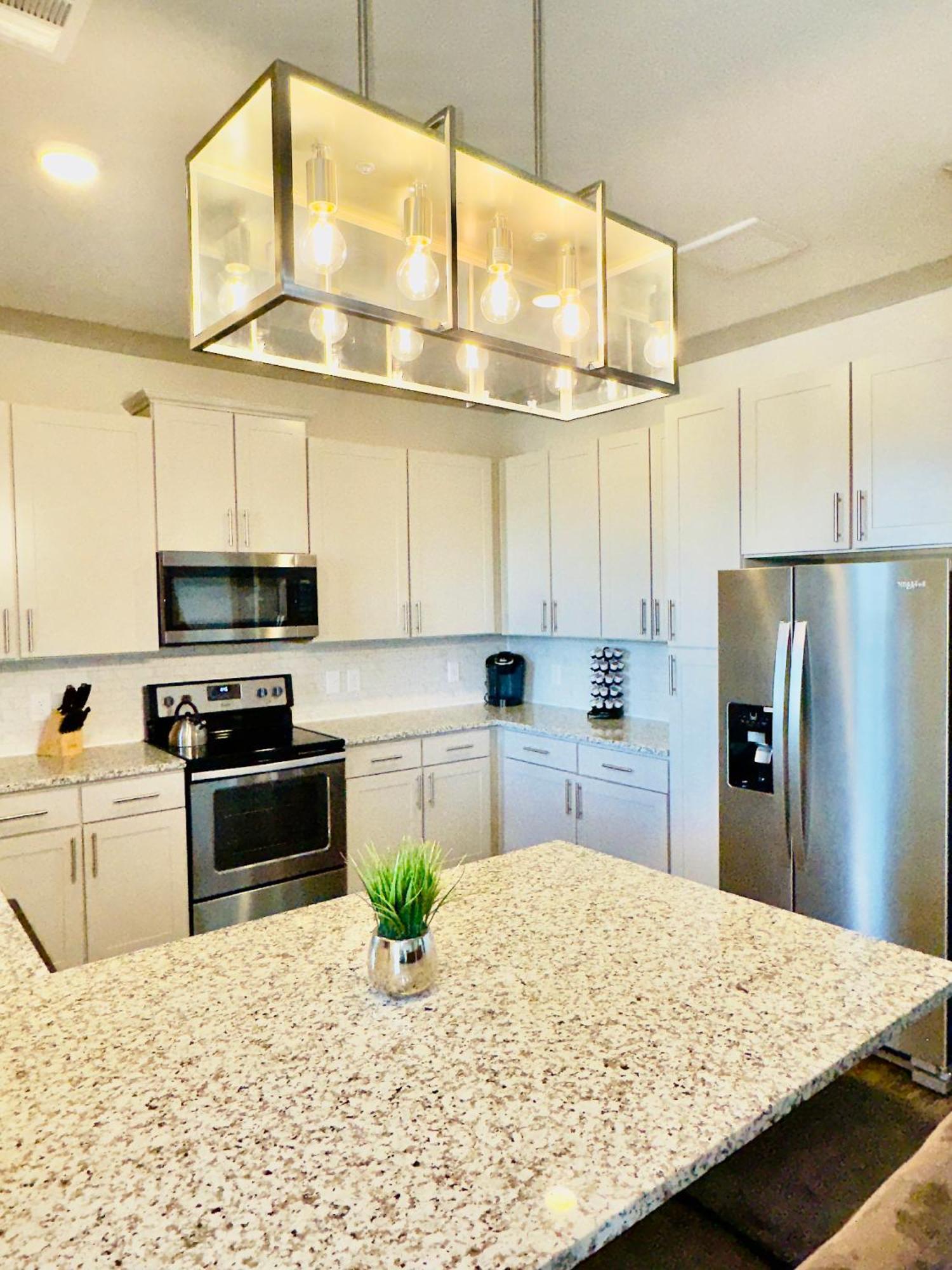 Buckhead Quarters- Spacious With Private Balcony