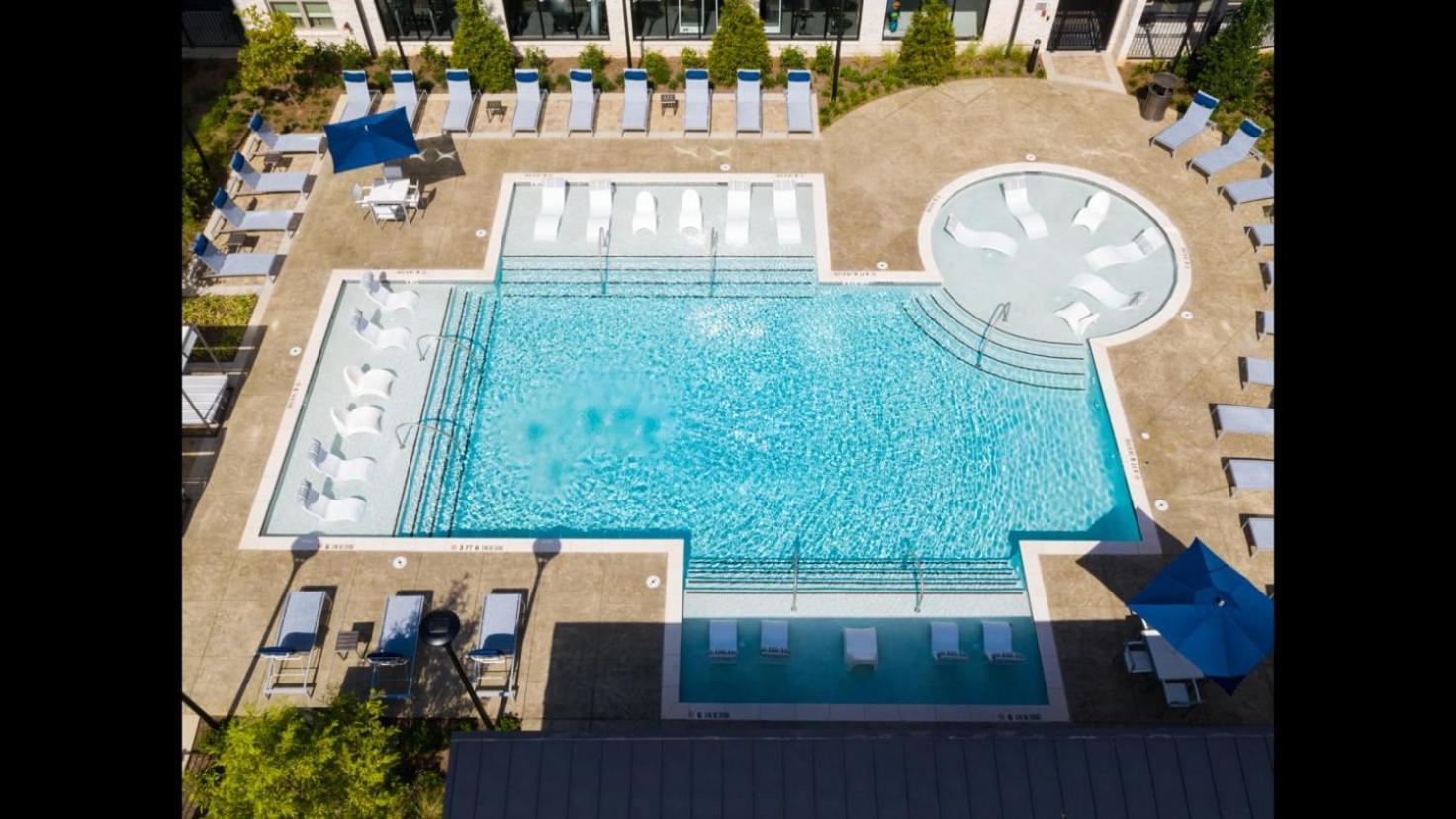 Buckhead Quarters- Spacious With Private Balcony Apartment
