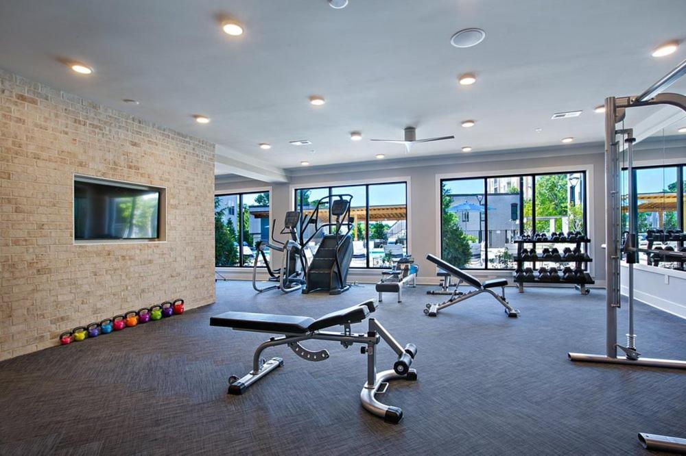 Buckhead Quarters- Spacious With Private Balcony * Atlanta