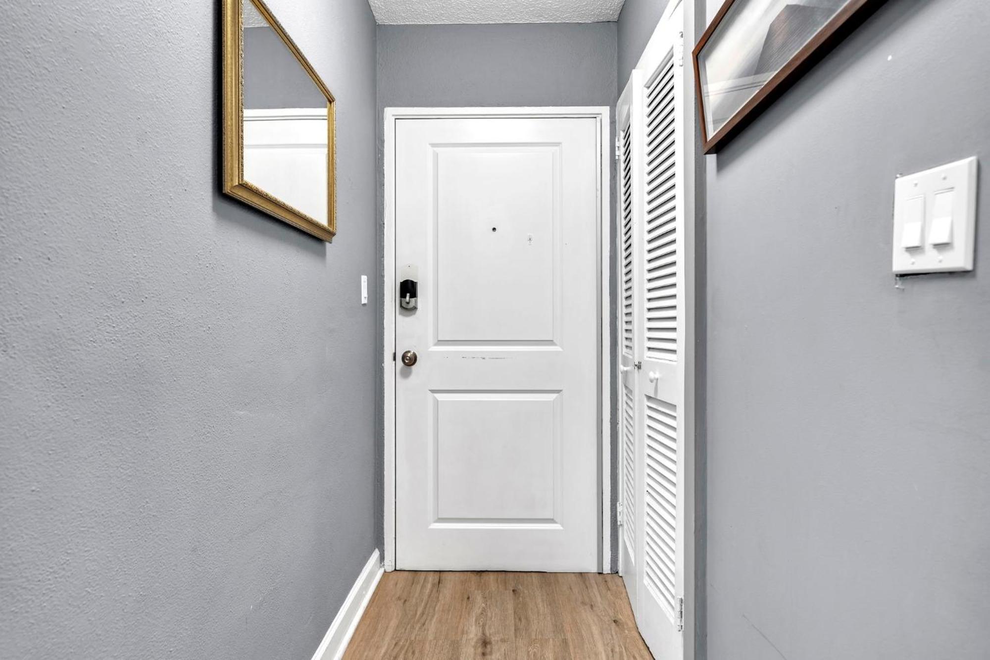Apartment P8g Remodel 2br/2ba Downtown Atl-parking & Balcony