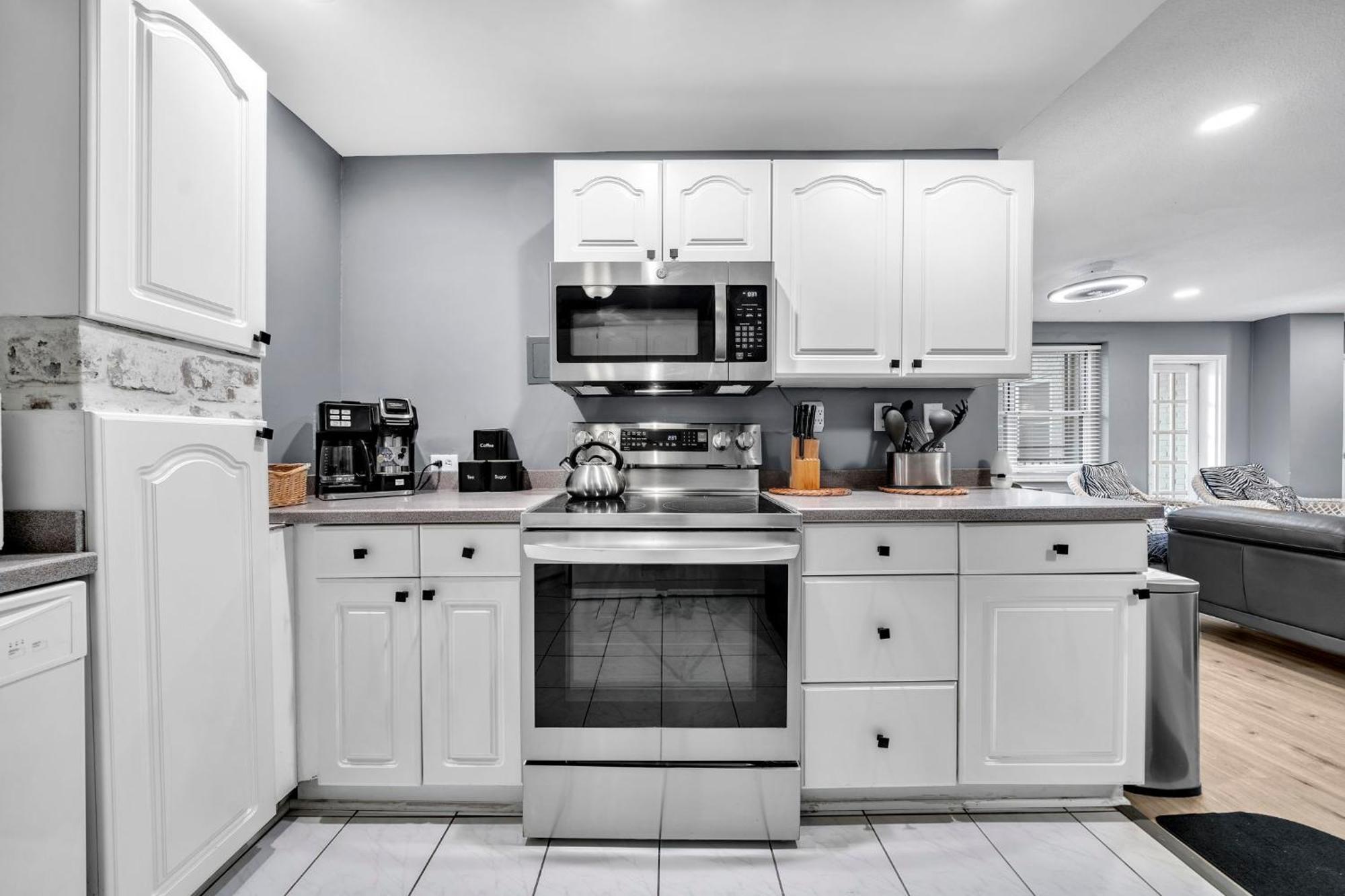 P8g Remodel 2br/2ba Downtown Atl-parking & Balcony Apartment