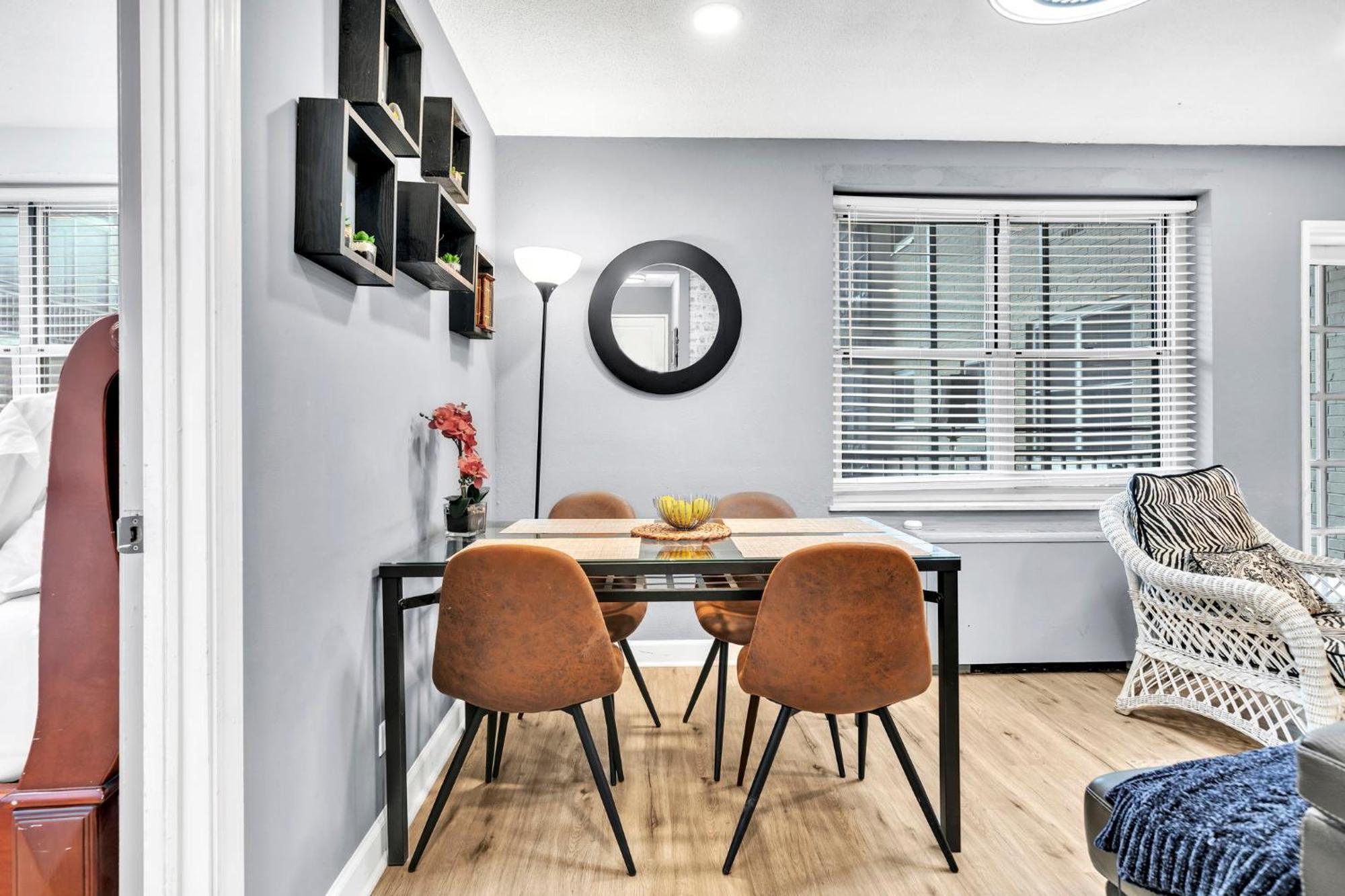 P8g Remodel 2br/2ba Downtown Atl-parking & Balcony