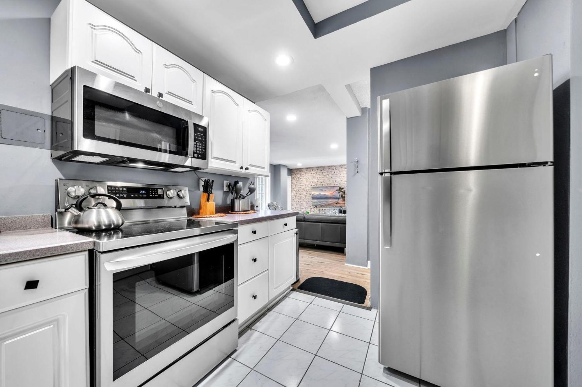 Apartment P8g Remodel 2br/2ba Downtown Atl-parking & Balcony Atlanta