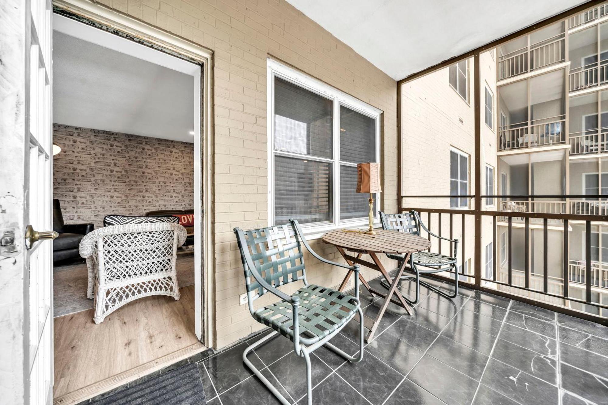 P8g Remodel 2br/2ba Downtown Atl-parking & Balcony Apartment Atlanta