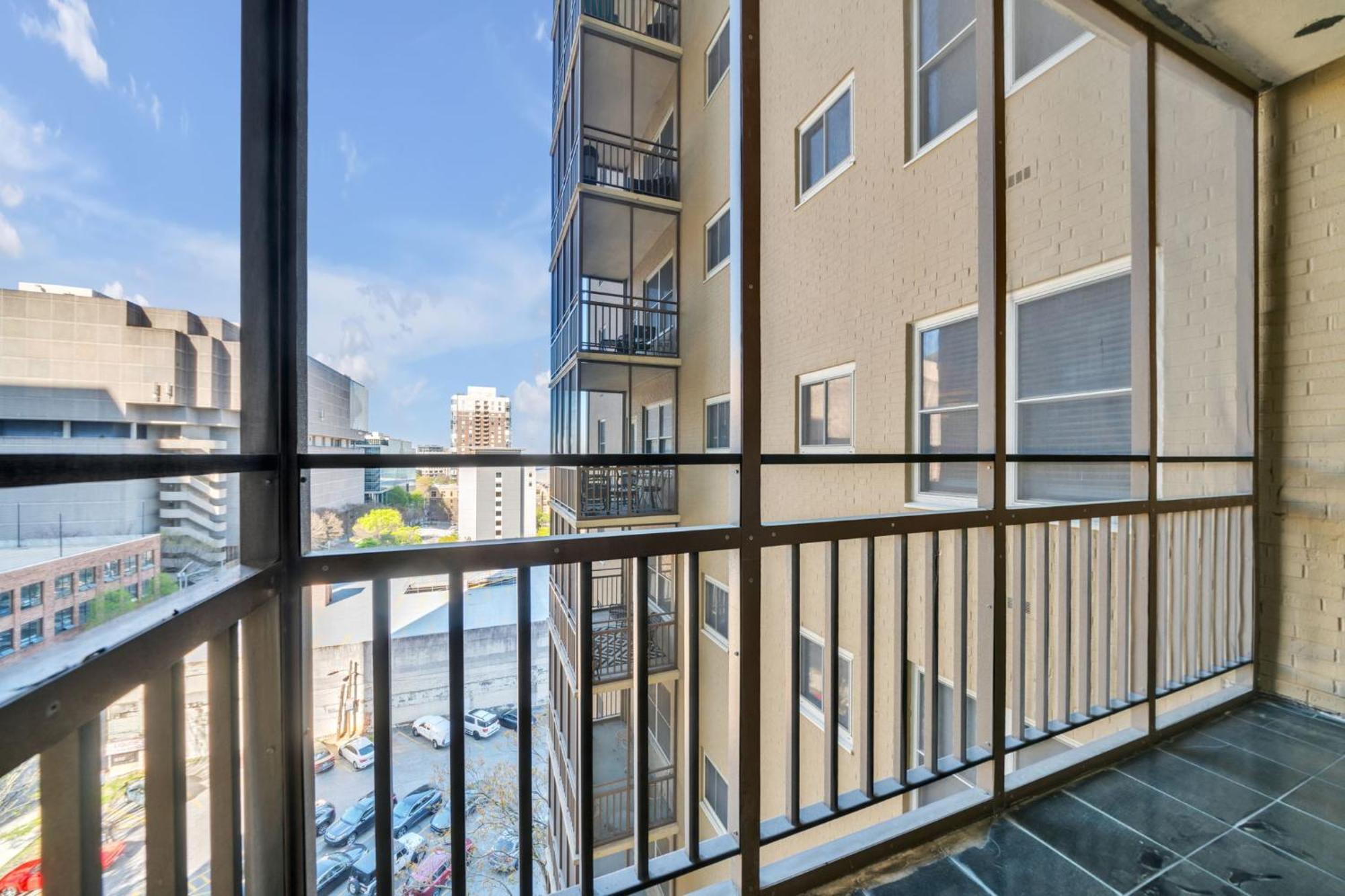 P8g Remodel 2br/2ba Downtown Atl-parking & Balcony