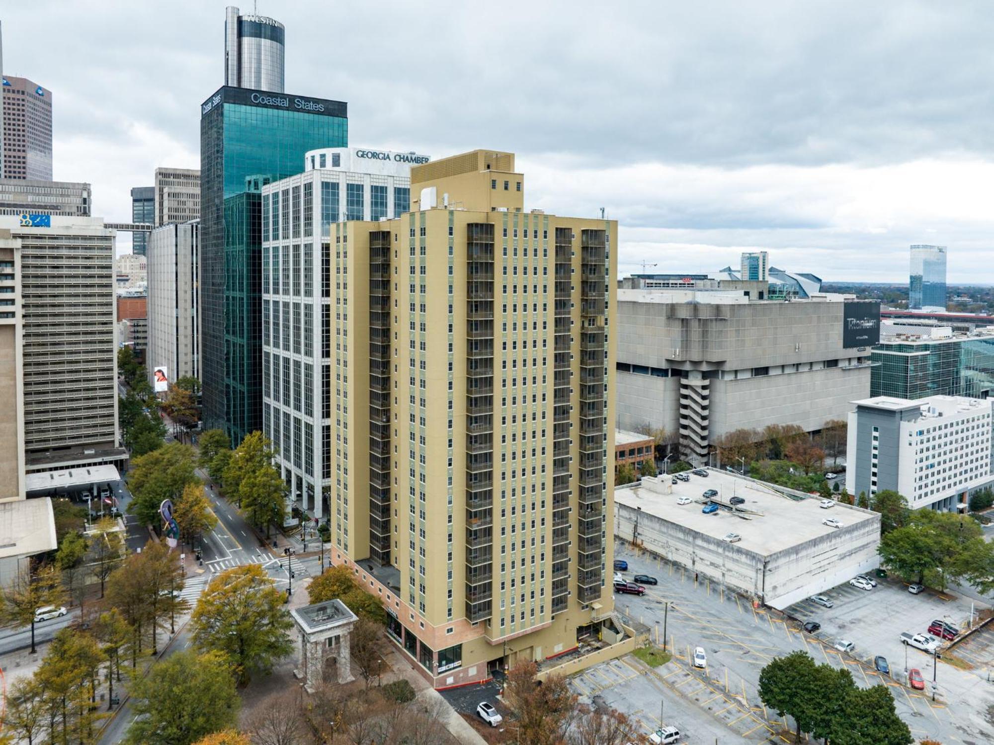 P8g Remodel 2br/2ba Downtown Atl-parking & Balcony