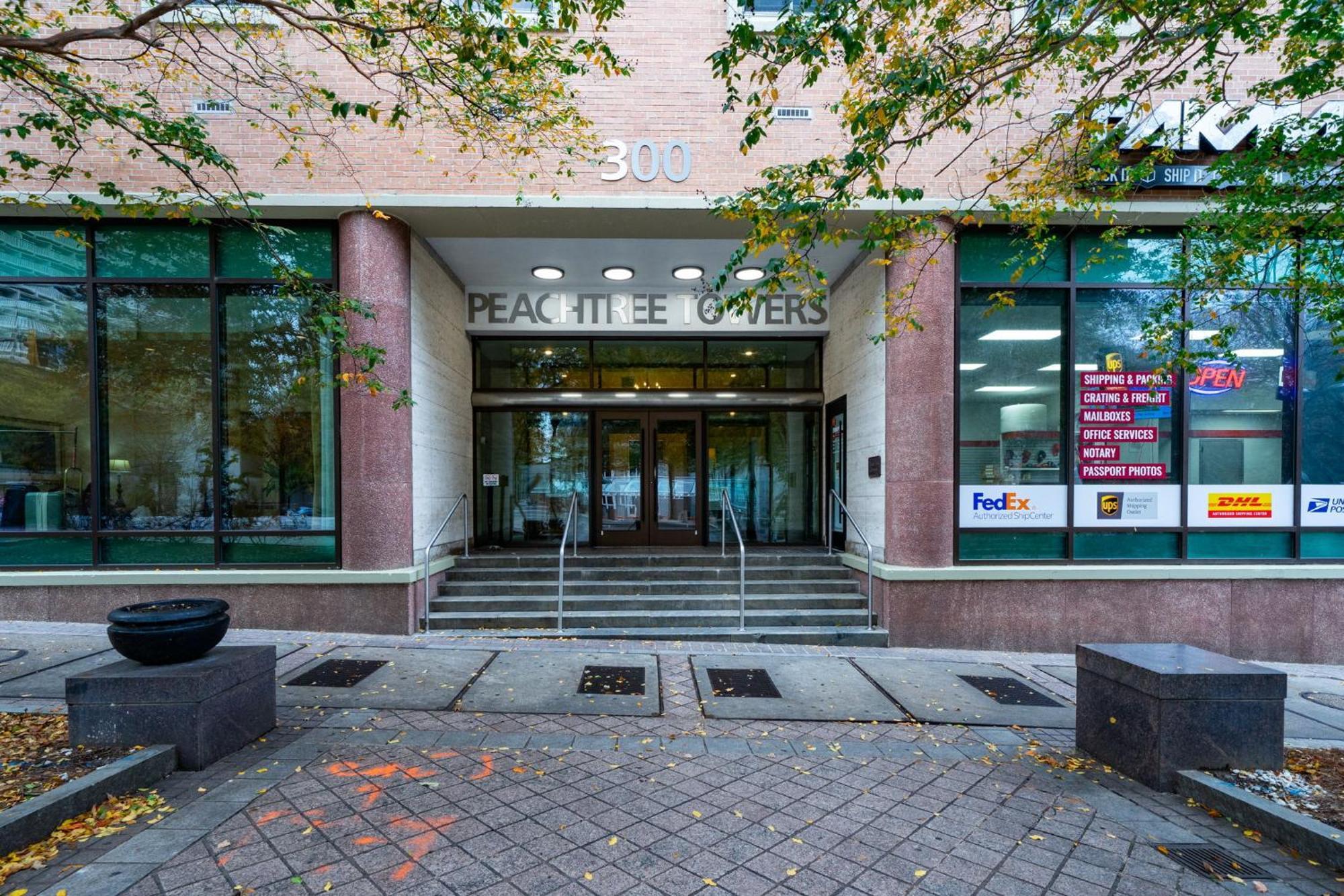 P8g Remodel 2br/2ba Downtown Atl-parking & Balcony Apartment *