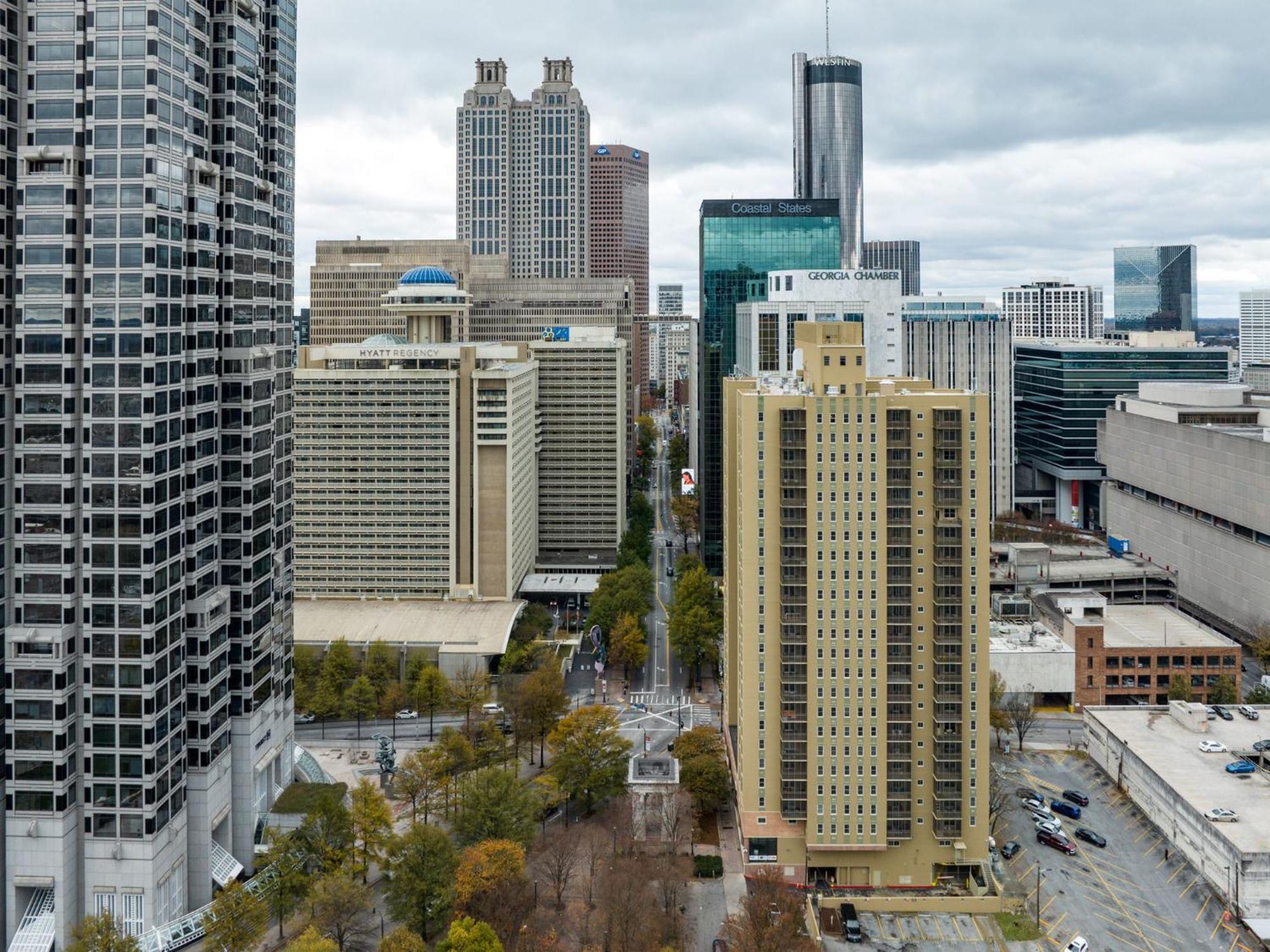Apartment P8g Remodel 2br/2ba Downtown Atl-parking & Balcony