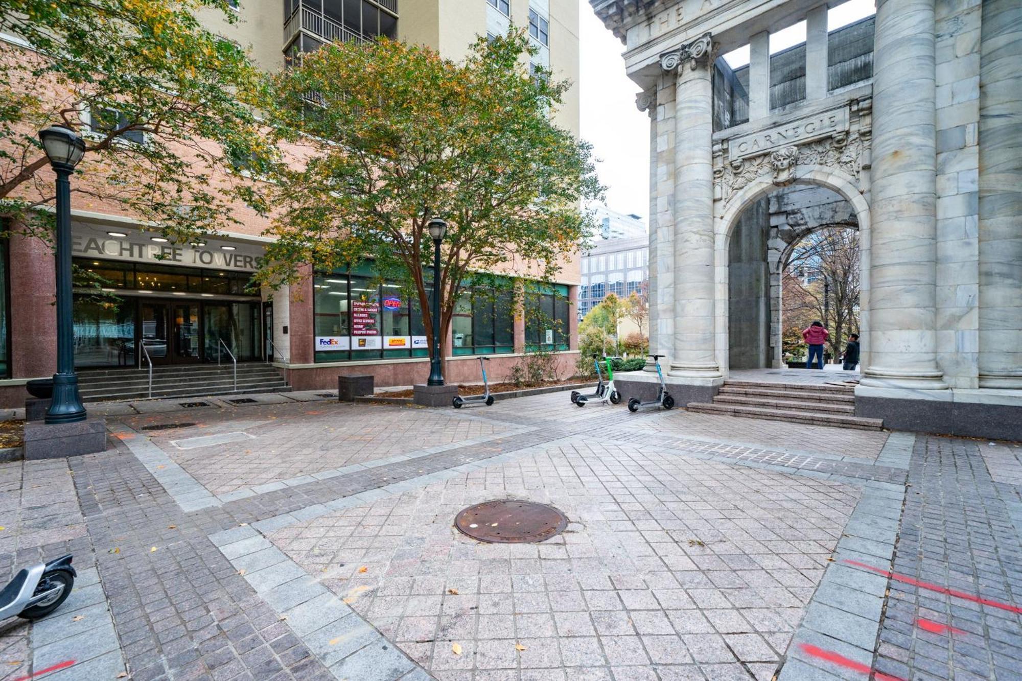 P8g Remodel 2br/2ba Downtown Atl-parking & Balcony
