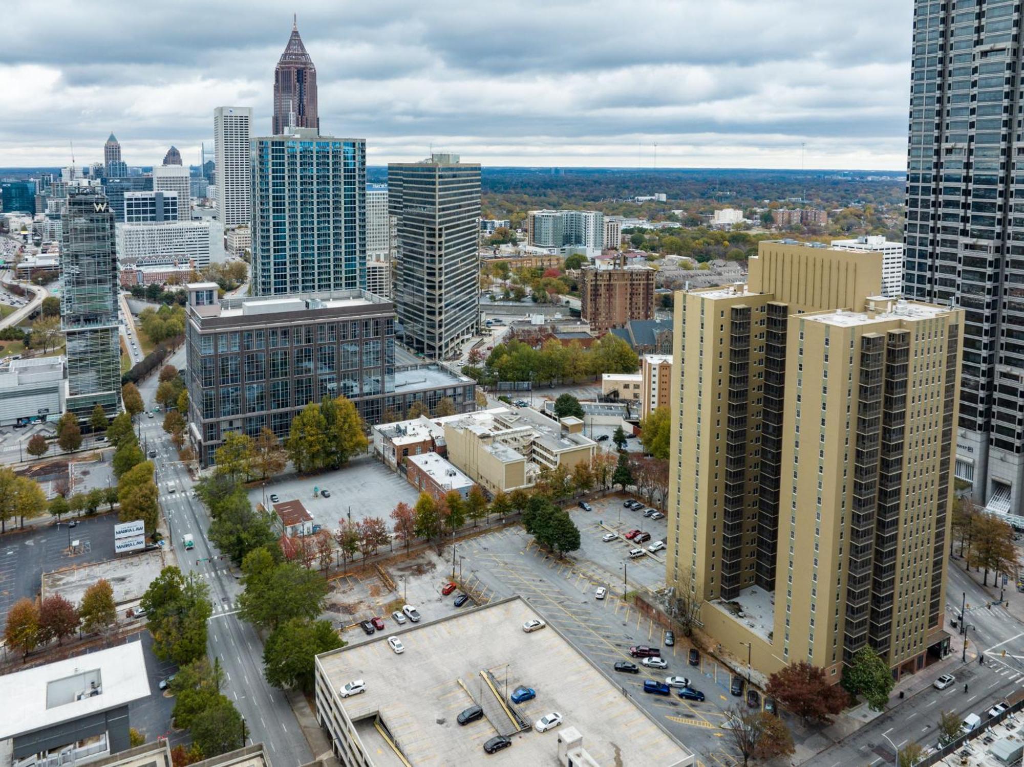 P8g Remodel 2br/2ba Downtown Atl-parking & Balcony Atlanta