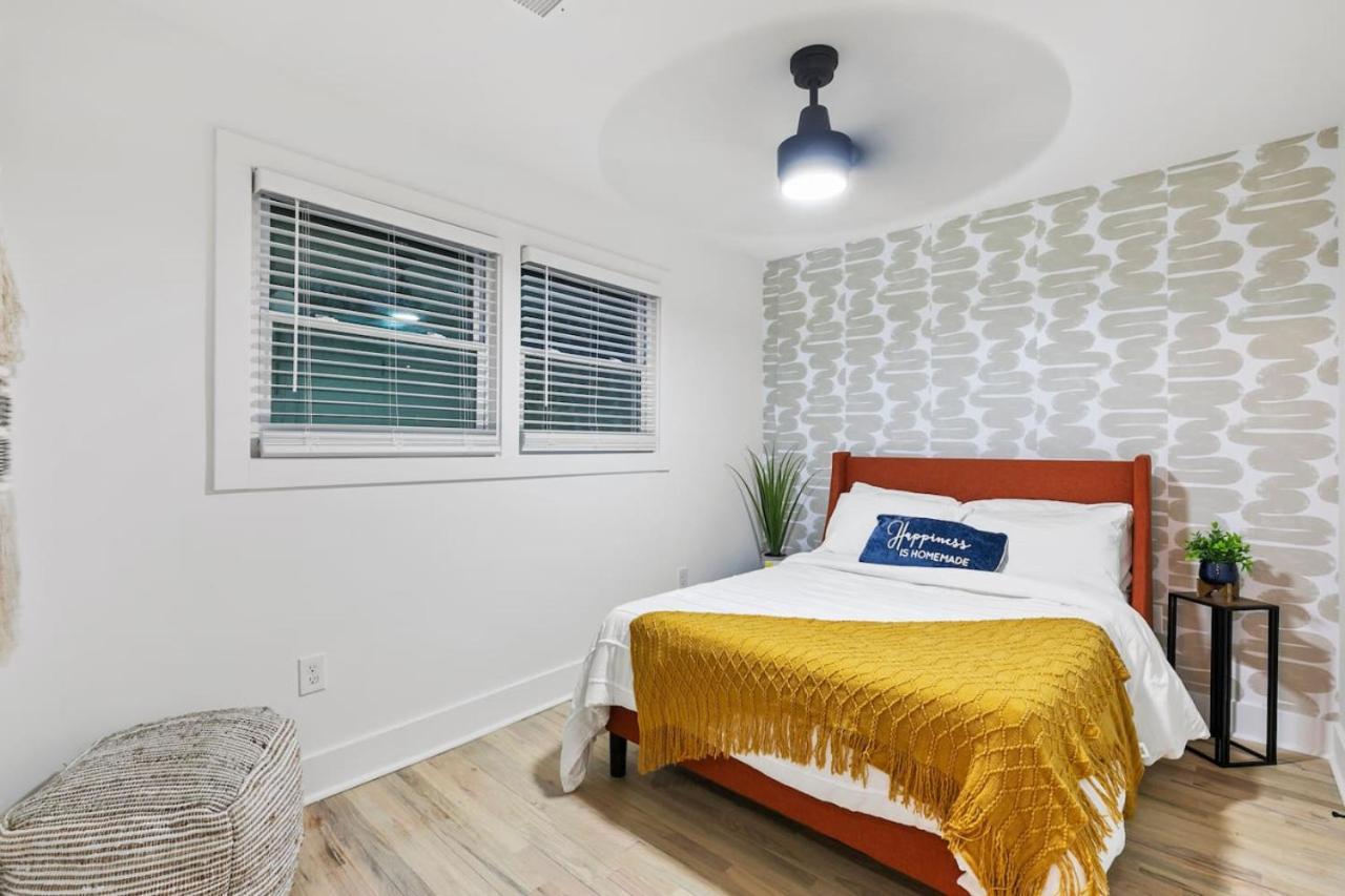 Luxury Living Minutes From Downtown 4 Bedroom Gem * Atlanta