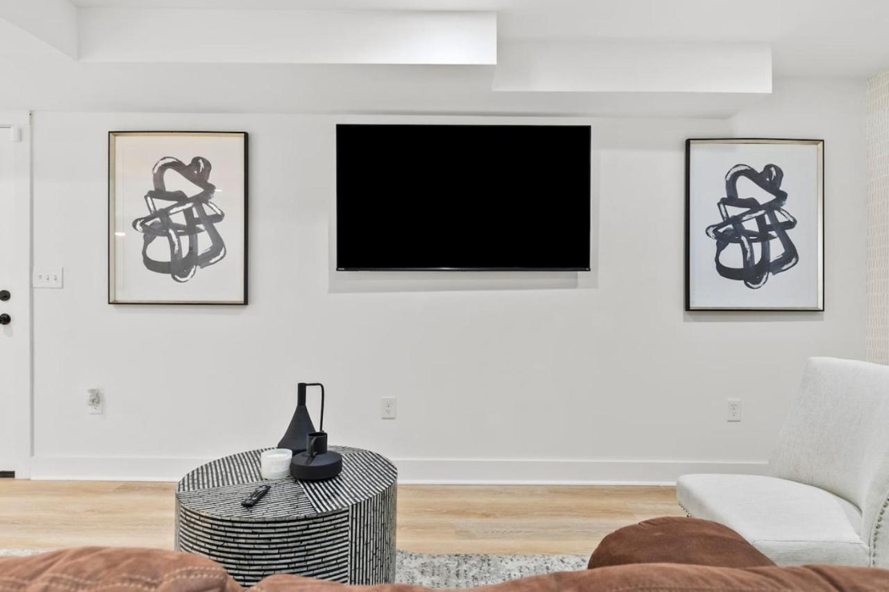 Luxury Living Minutes From Downtown 4 Bedroom Gem Holiday home Atlanta
