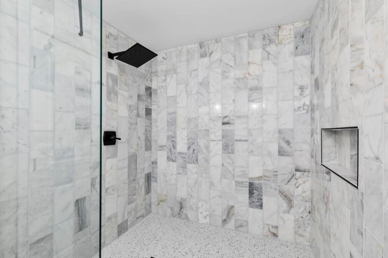 Luxury Living Minutes From Downtown 4 Bedroom Gem * Atlanta