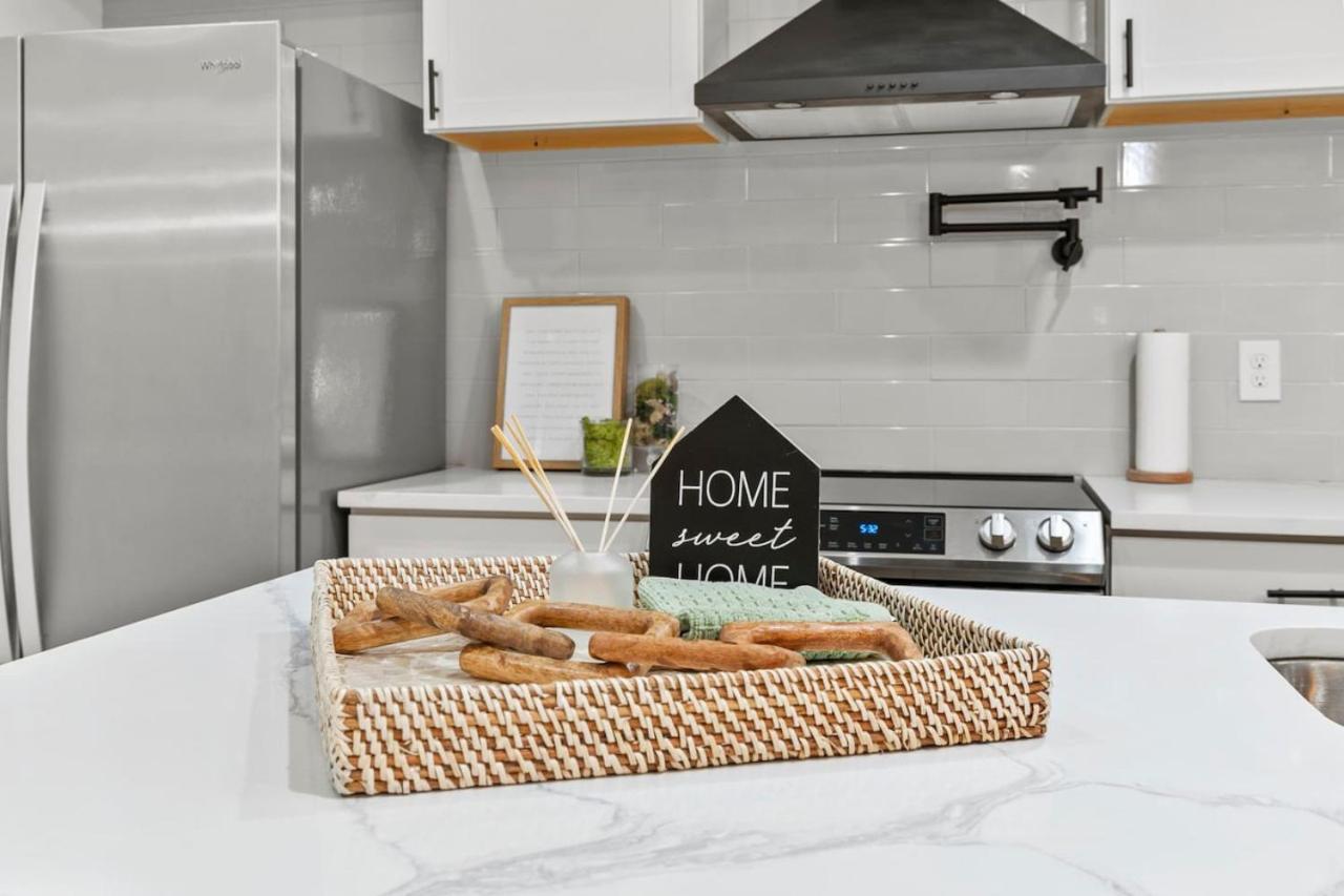 Holiday home Luxury Living Minutes From Downtown 4 Bedroom Gem