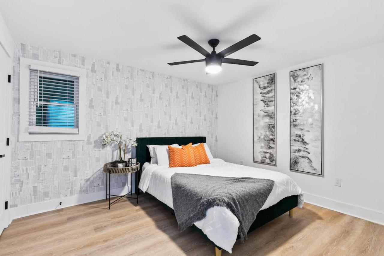Luxury Living Minutes From Downtown 4 Bedroom Gem Holiday home Atlanta