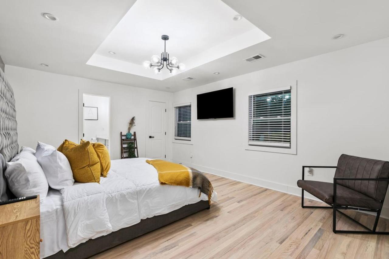 Luxury Living Minutes From Downtown 4 Bedroom Gem *