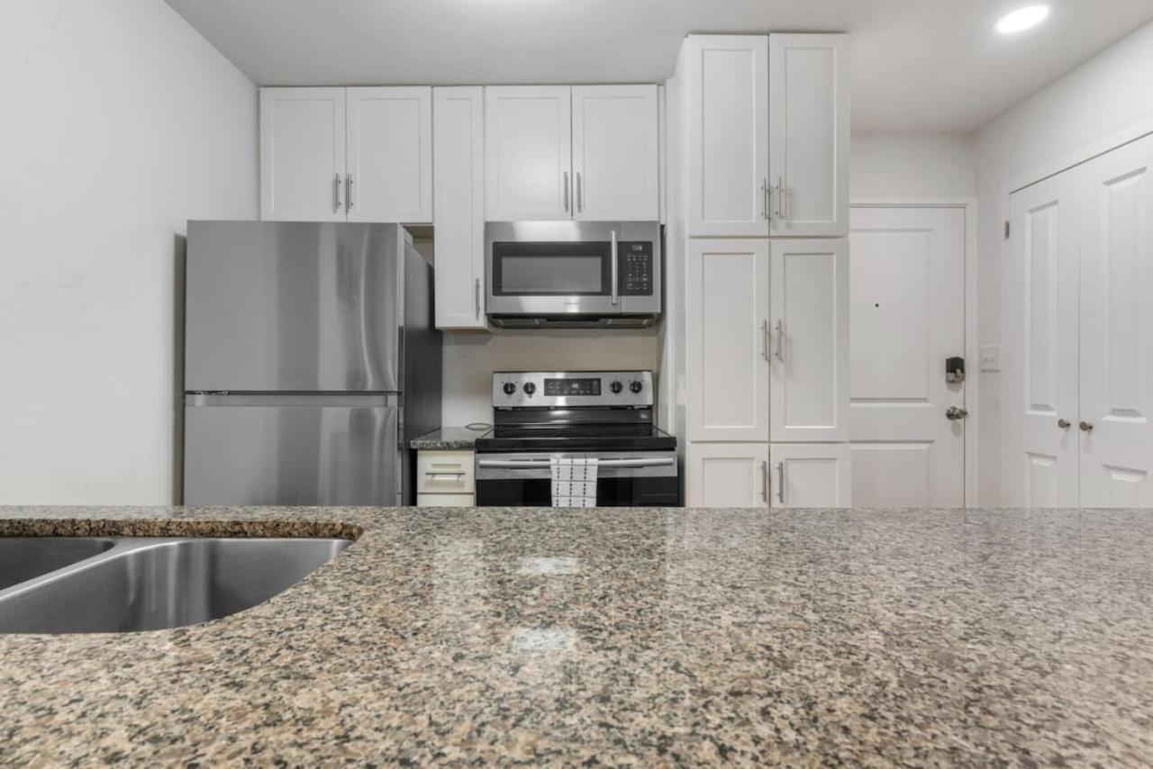 Downtown - Panoramic Views - Walk-friendly *