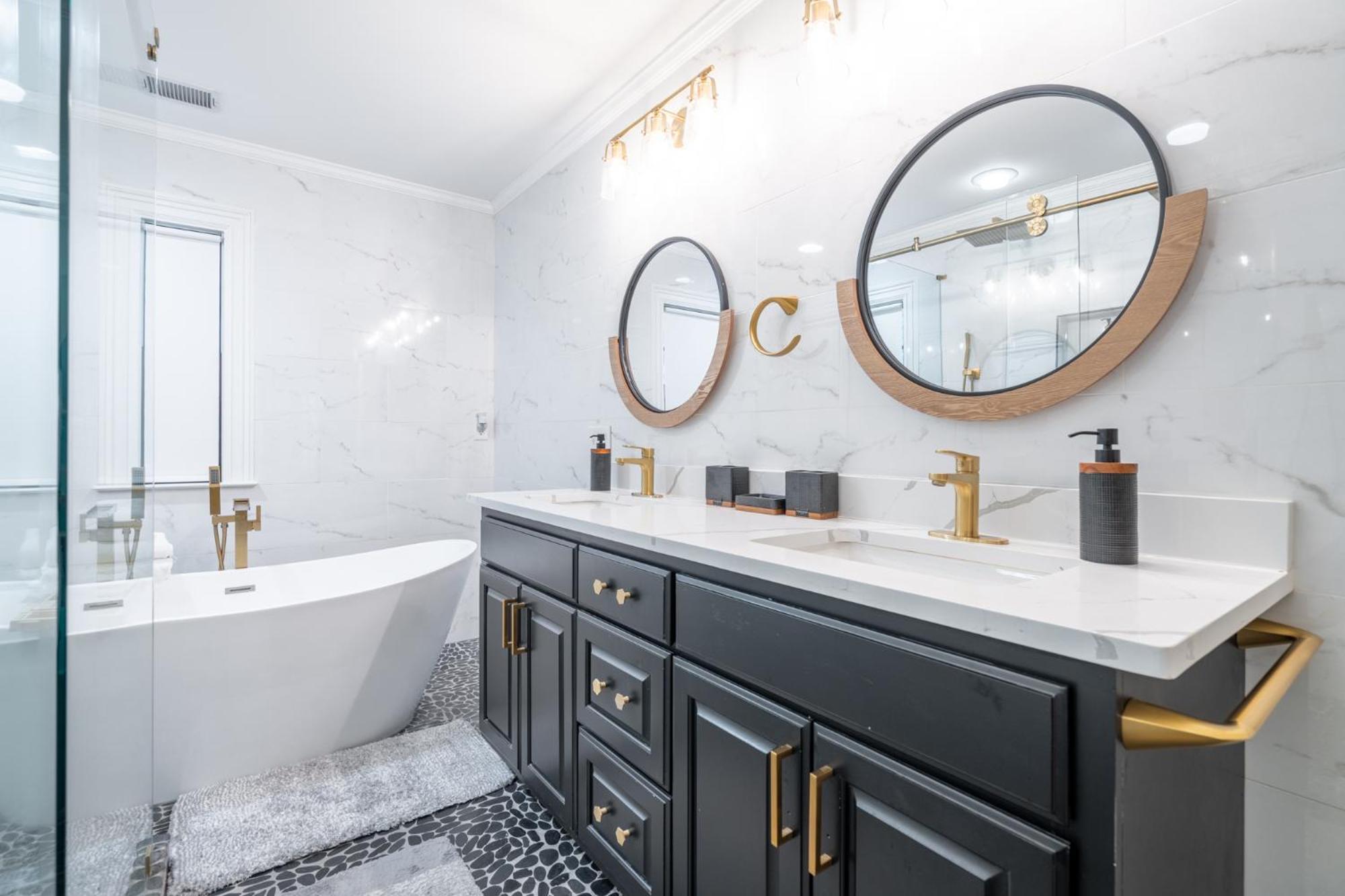 The Black House At Victoria Mill Buckhead Villa *